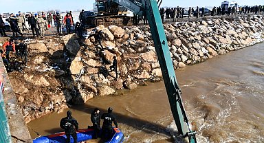 Şanlıurfa'da araç sulama kanalına düştü: 3 ölü, 1 kayıp!