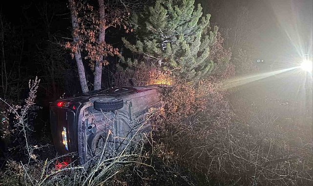 Şarampole uçan araçta bulunan 2 kişi yaralandı