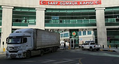 Sarp Sınır Kapısı'nda Kasım'da rekor tır trafiği