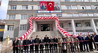 Şemdinli'de 24 sınıflı okul ile aile sağlığı merkezi açıldı