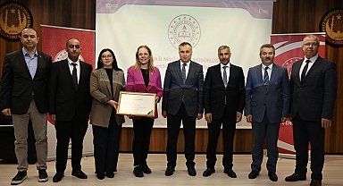 Sıfır atıkta Bursa birincisi İnegöl'e çevre beratı