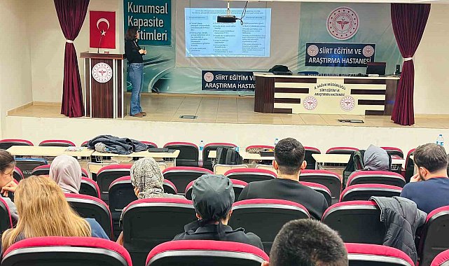 Siirt'te enfeksiyon kontrol önlemleri eğitimi düzenlendi