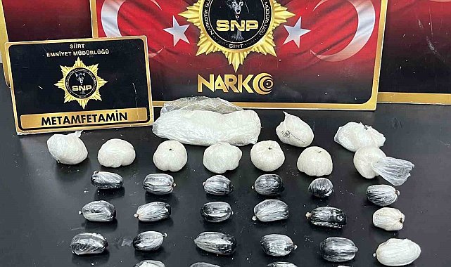 Siirt'te yabancı uyruklu 4 kişinin midesinden 1 kilo uyuşturucu ele geçirildi