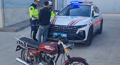 Sinop'ta trafiği tehlikeye atan motosikletli yakalandı