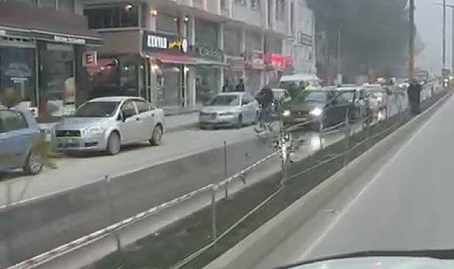Sinop'ta yola dökülen kaygan madde zincirleme kazaya neden oldu