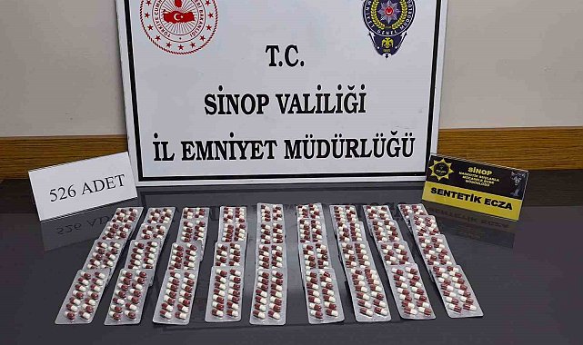 Sinop'ta zehir tacirlerine darbe: 526 sentetik ecza ile yakalanan 2 şüpheli tutuklandı