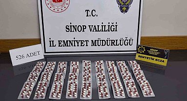 Sinop'ta zehir tacirlerine darbe: 526 sentetik ecza ile yakalanan 2 şüpheli tutuklandı