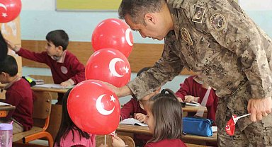 Şırnak Emniyet Müdürü Sazak'tan öğrencilere sürpriz