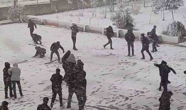 Şırnak'ta öğrenciler karın keyfini çıkardı