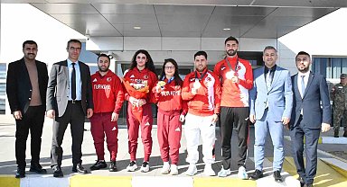 Şırnaklı milli sporculara coşkulu karşılama