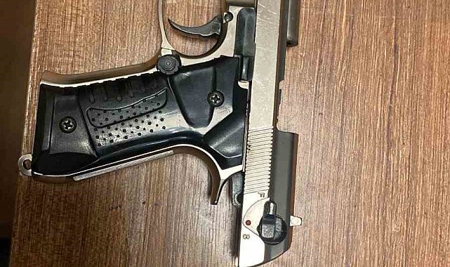 Şişli'de İETT durağında gündüz vakti havaya ateş açan şüpheli yakalandı