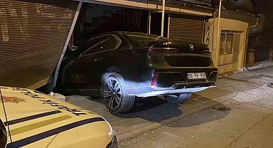 Sivas'ta fren yerine gaza basan sürücü, markete girdi