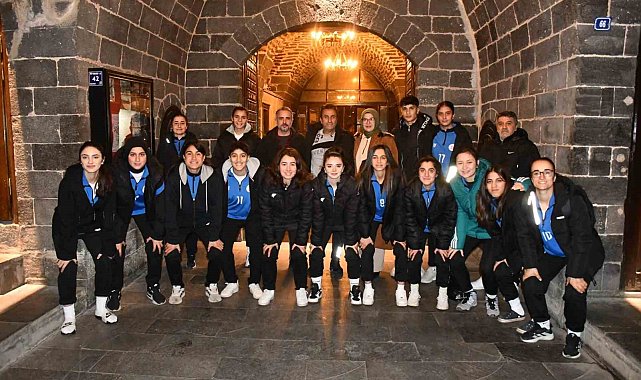 Siverek Belediyesi, Ağrı kadın futbolcularının konaklama masraflarını üstlendi