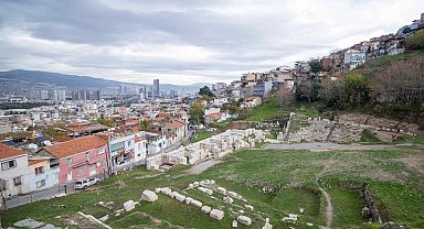 Smyrna Tiyatrosu gün yüzüne çıkıyor