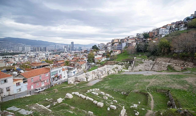 Smyrna Tiyatrosu gün yüzüne çıkıyor