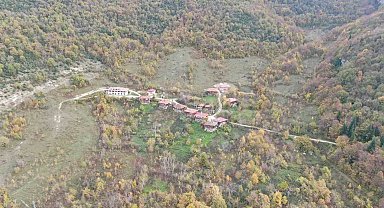 Sonbahara bürünen ormanlar ve 'çam kokulu' evler mest ediyor