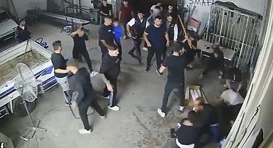 Sopa, kürek ve av tüfekli meydan savaşını andıran kavga kamerada