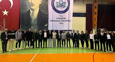 SUBÜ'den voleybolda çifte birincilik