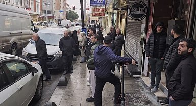 Sultangazi'de kuyumcu vurgunu: Altınları alıp kayıplara karıştı