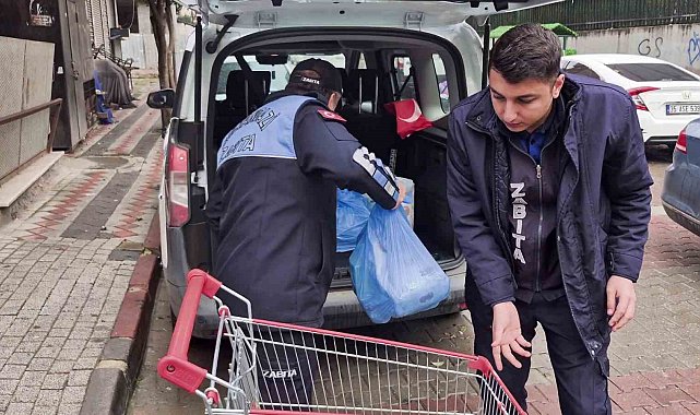 Sultangazi'de mide bulandıran görüntülere sahne olan zincir markete denetim yapıldı