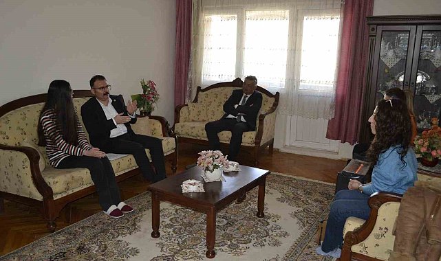 Sultanhisar'da 'Misafirim Kaymakamım' projesi Salavatlı ve Atça'da devam etti