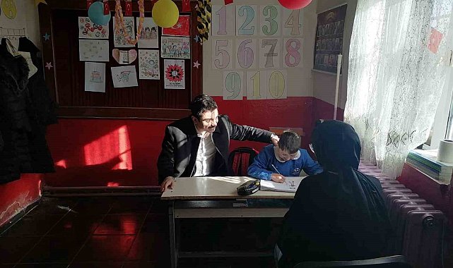 Susuz Kaymakamı Tutal'ın okul ziyaretleri sürüyor