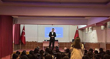 Susuz'da öğrenciler sordu, kaymakam mesleğini anlattı