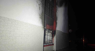 Tahliye edilen okulda çıkan yangın panikletti