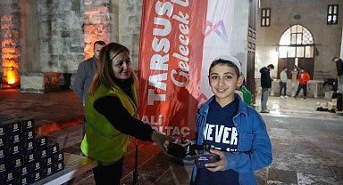 Tarsus'ta Regaib Kandili dayanışmayla karşılandı