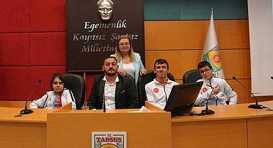 Tarsus'ta serebral palsili milli yüzücü Batuhan Eruçar gençlere ilham oldu