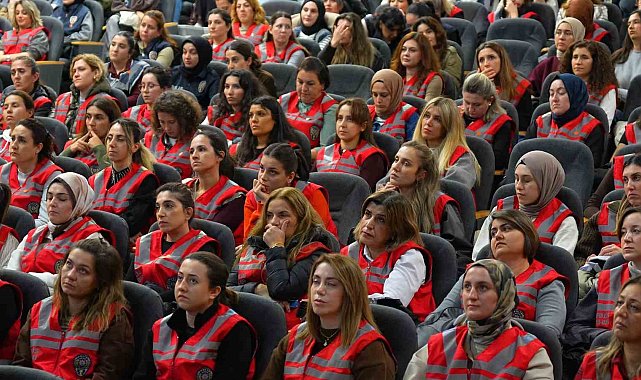 Tekirdağ'da kadın polisler "Kadın Yasal Hakları Eğitimi" konferansında bilgilendirildi