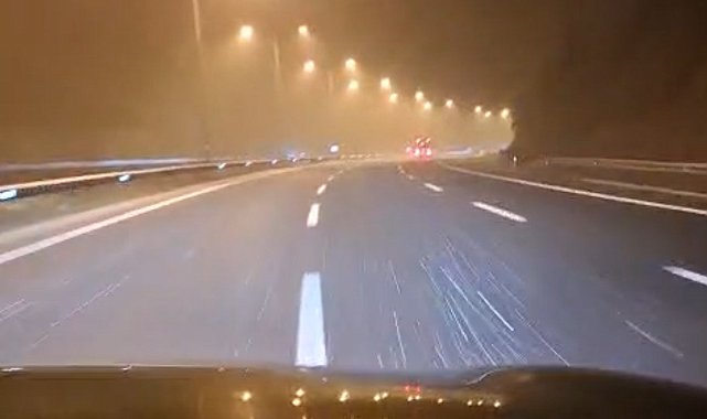 TEM'in Bolu geçişinde tipi şeklinde kar yağışı