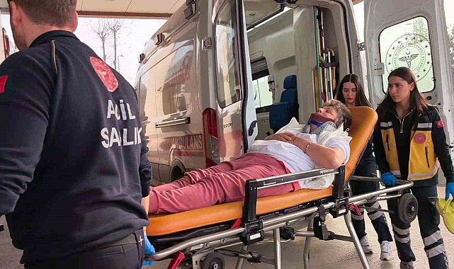 Tır ile karavan çarpıştı: kadın sürücü yaralandı