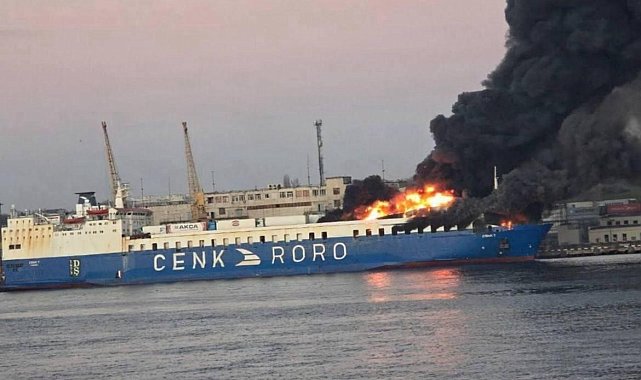 Tır taşımacılığı yapan Türk gemisi Odesa'da vuruldu