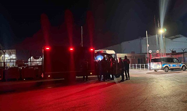 Tırdan sızan kimyasal maddeden etkilenen 5 kişi hastanelik oldu