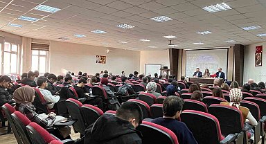 TOGÜ'de Mehmet Akif'in edebi ve fikri mirası ele alındı