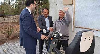 Tomarza Kaymakamı Eser Engelliler Günü'nü unutmadı