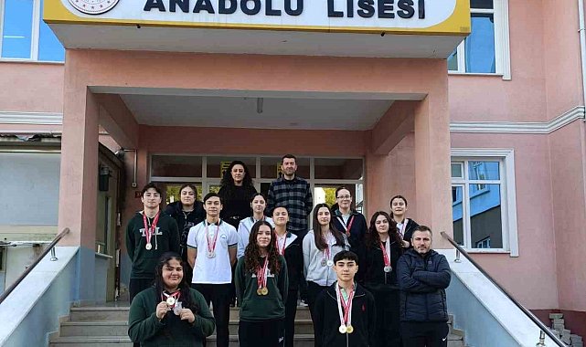 Türkeli Anadolu Lisesi'nden 5 il birinciliği
