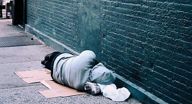 Türkiye’de evsiz sayısı 100 bine çıktı 