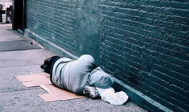 Türkiye’de evsiz sayısı 100 bine çıktı 