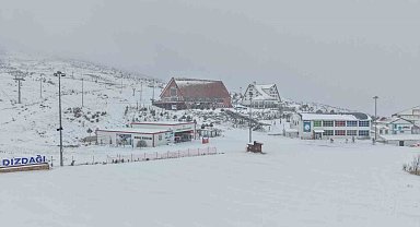 Türkiye'nin en ekonomik kayak tesisi beyaza büründü