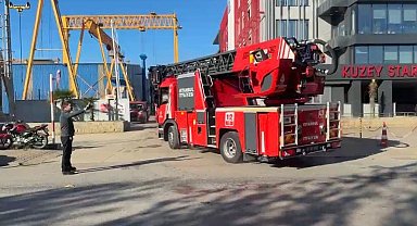 Tuzla Tersanesi'nde gemi yangını paniğe neden oldu