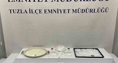 Tuzla'da düzenlenen narkotik operasyonunda 2 kilo 389 gram uyuşturucu ele geçirildi