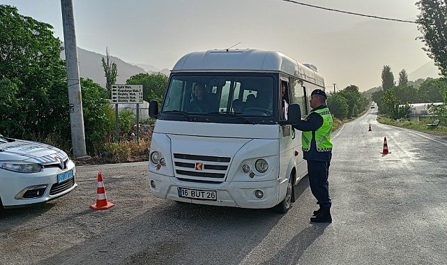 Uşak'ta okul servisleri ve çevrelerinde sıkı kontrol