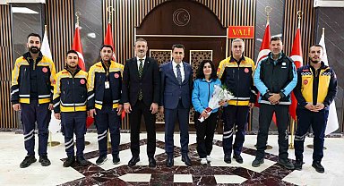 Vali Aygöl telsizden sağlık personellerine seslendi: "Sizlerle gurur duyuyoruz"