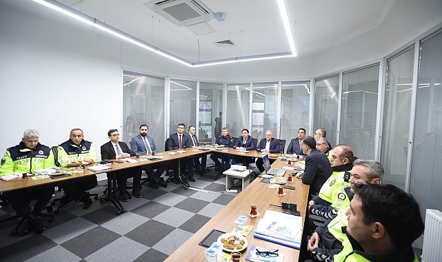 Vali Çiçek ve Başkan Büyükkılıç Trafik Kontrol Merkezi'nde
