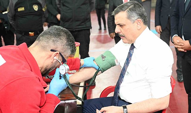 Vali Çiftçi 45'inci kez kan bağışında bulundu
