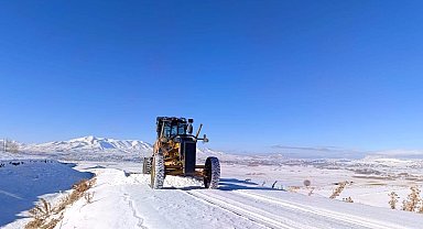 Van-Bahçesaray yolu ulaşıma kapatıldı