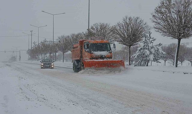 Van'da 389 yerleşim yerinin yolu kapalı