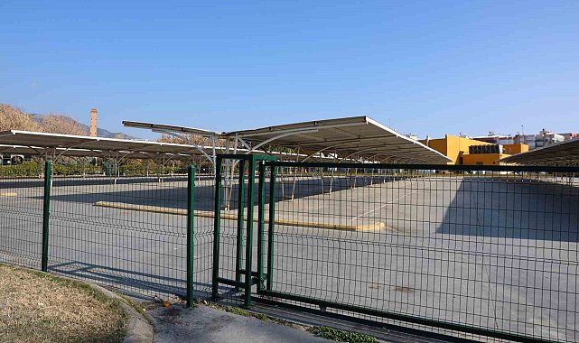 Vatandaşın ücretsiz kullandığı otopark kapatıldı